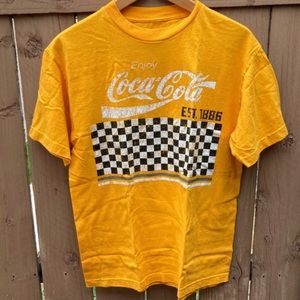 Coca Cola T Shirt Men’s Medium Orange Checkered